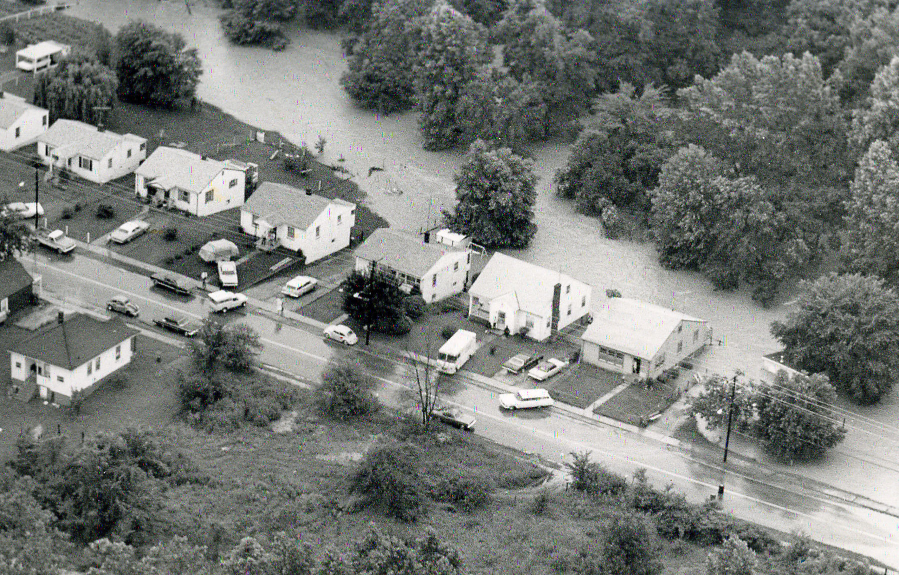 1972-06-22 flooded street.jpg